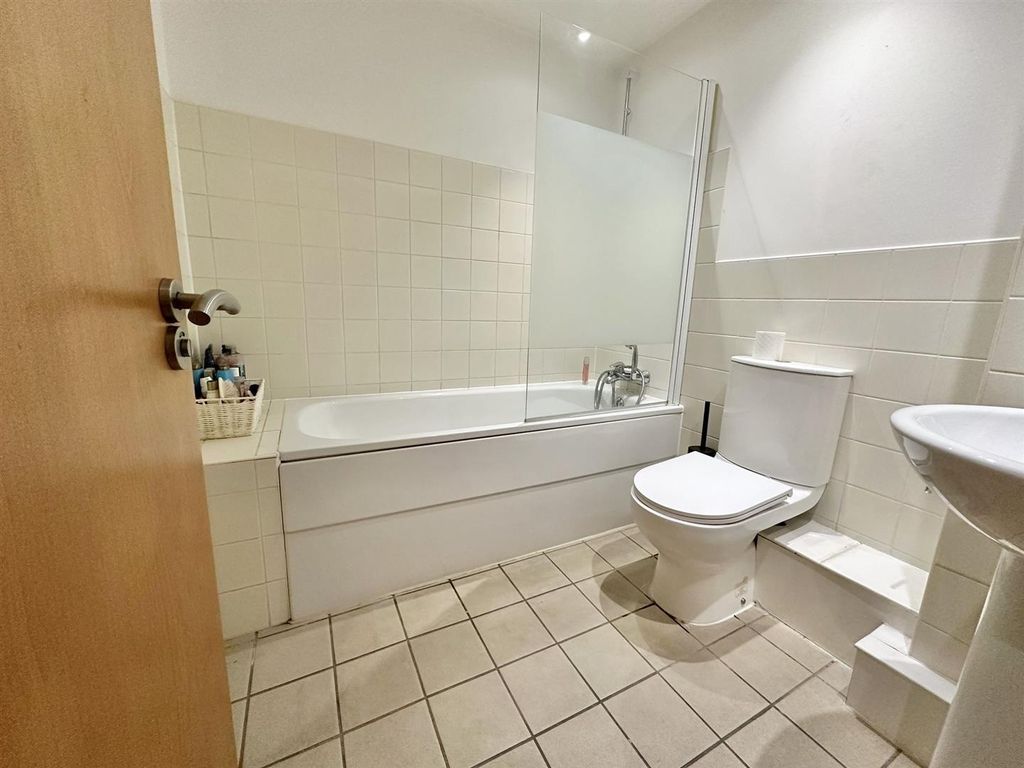Property photo 2 of 11 4Be020Bf-28Ef-4dc0-B4Bb-2369d4Dd40Bb.Jpg