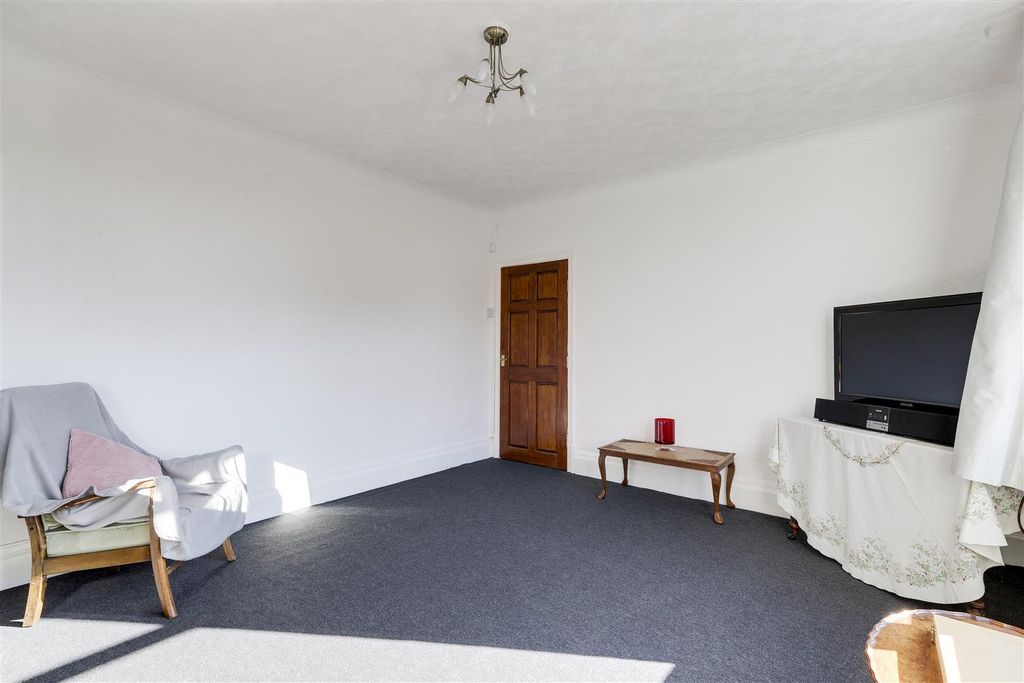 Property photo 3 of 28 4204.Jpg