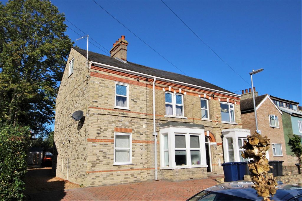 Property photo 1 of 8