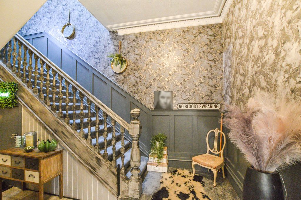 Property photo 2 of 26