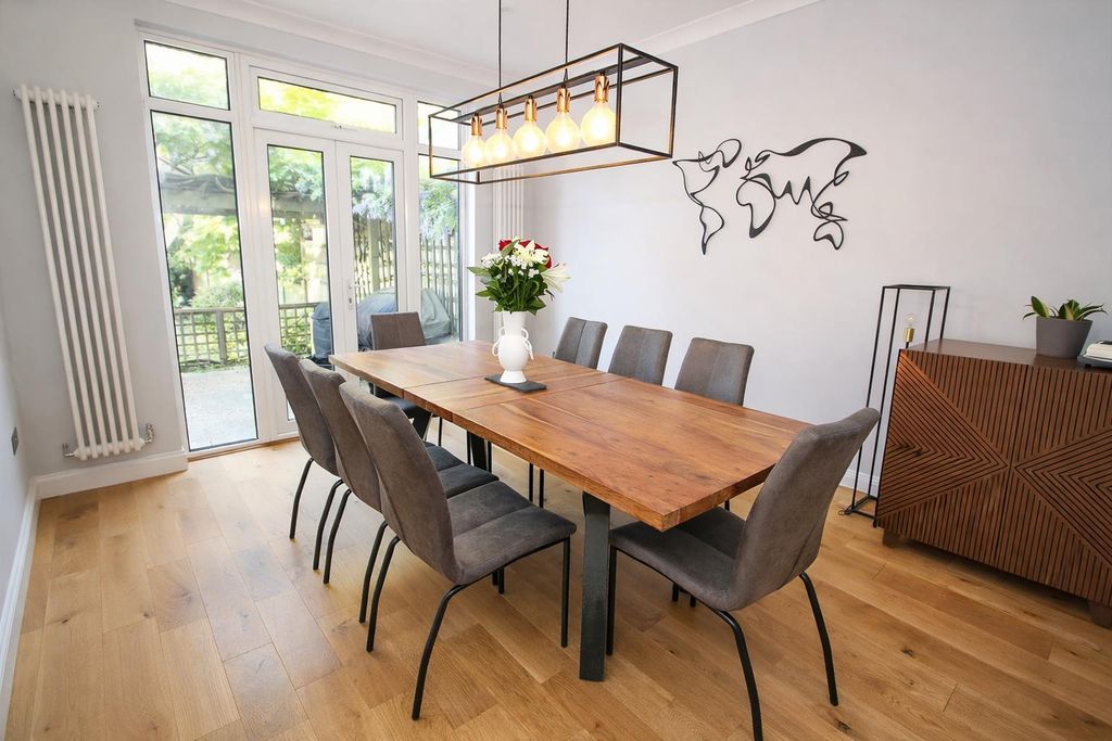 Property photo 3 of 22 Din.Jpg