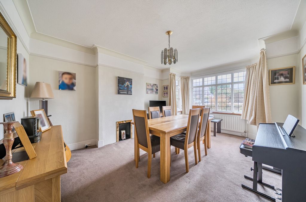 Property photo 3 of 14 1402146-2-6972209...