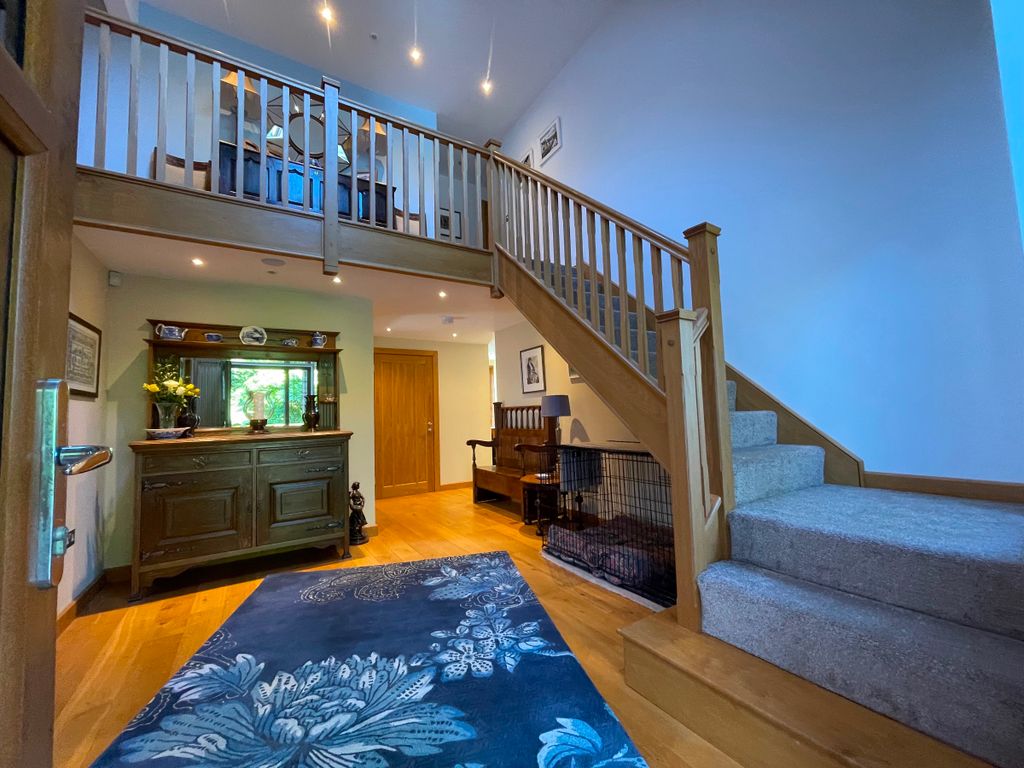 Property photo 3 of 34