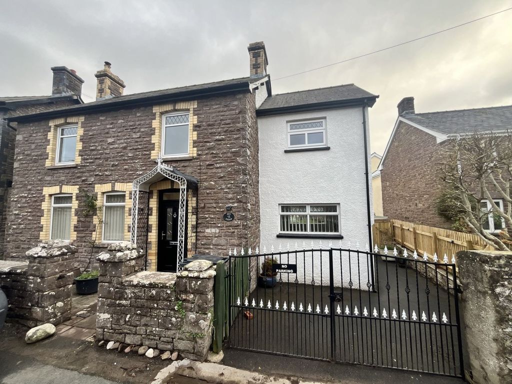 Property photo 1 of 18