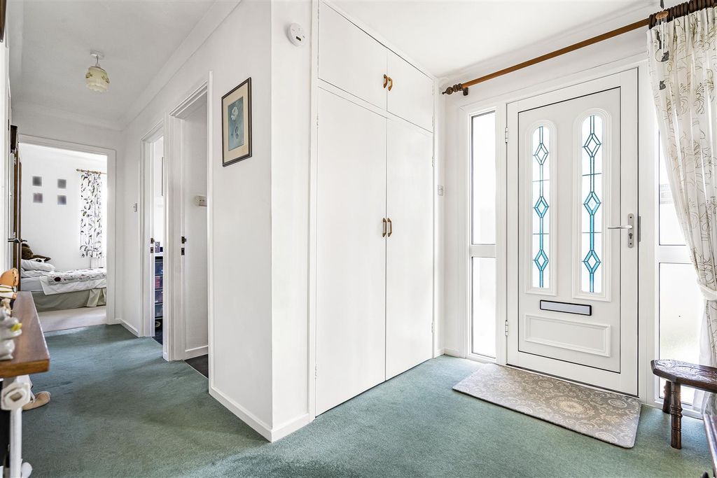 Property photo 3 of 17 19_76022.Jpg