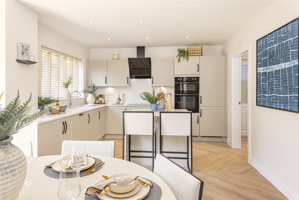 Property photo 2 of 11 Kitchen