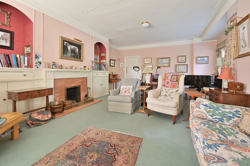 Property photo 2 of 40