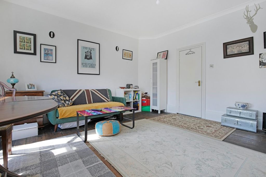 Property photo 2 of 23