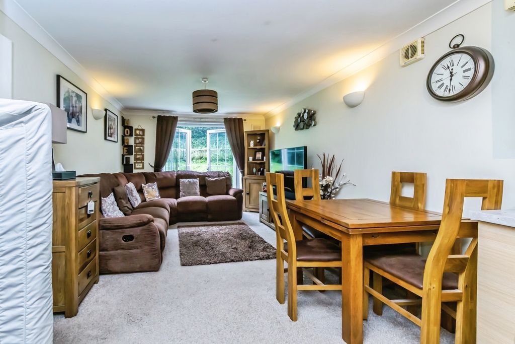 Property photo 3 of 16 Pbox-Img.Jpg