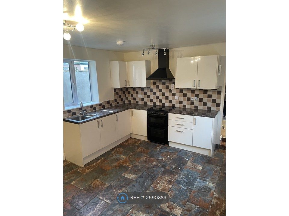 Property photo 1 of 5 Kitchen