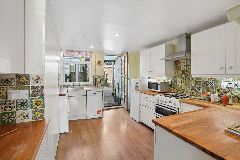 Property photo 3 of 13 Kitchen