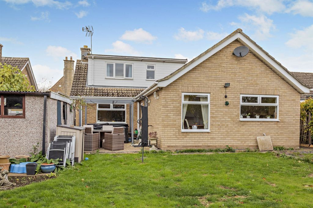 Property photo 3 of 13