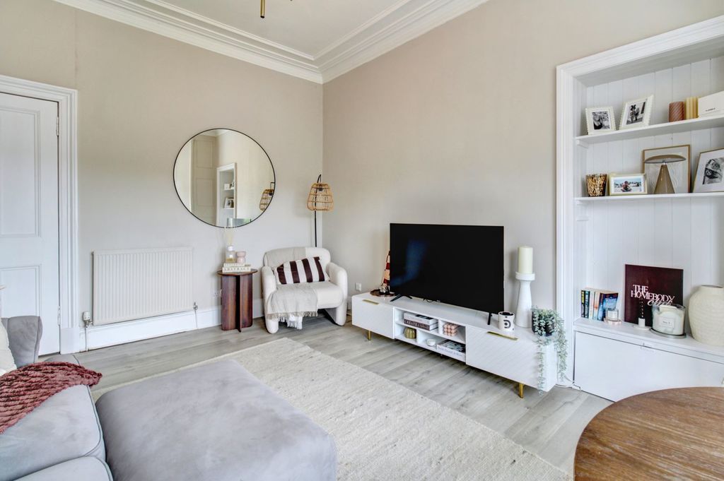 Additional image 6 of 2 bed flat for saleGlasgow Road, Dumbarton G82