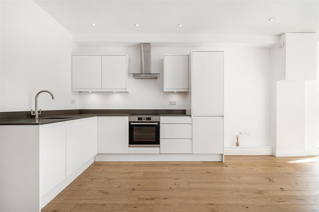 Property photo 1 of 12 3 Keswick House-5.Jpg