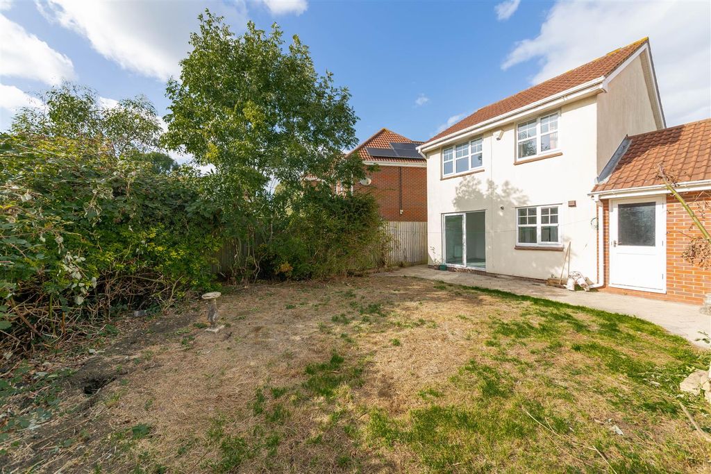 Property photo 2 of 16 38 The Furlong (2).Jpg