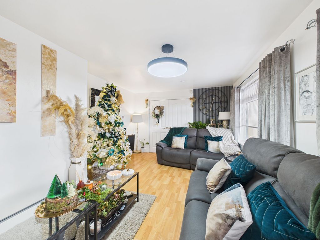 Property photo 3 of 22 Living Room