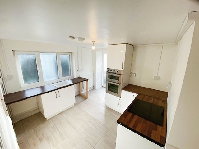 Property photo 1 of 13 Image