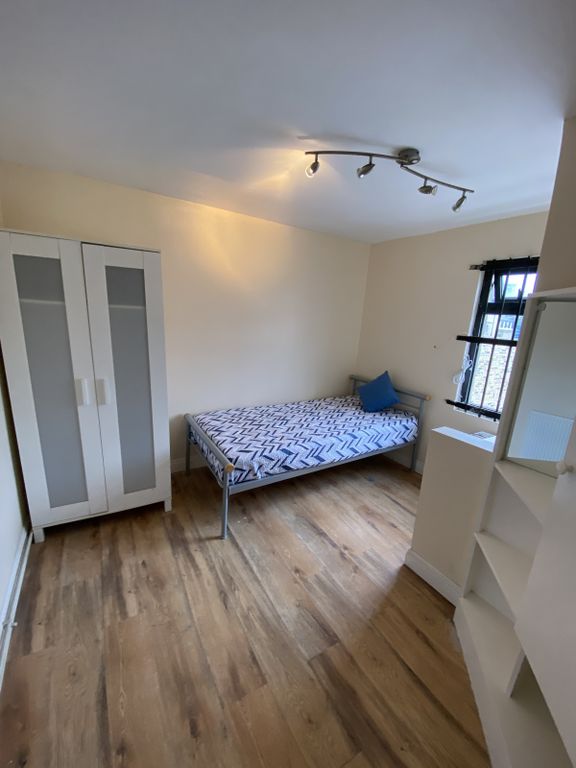 Property photo 2 of 8 Gallery