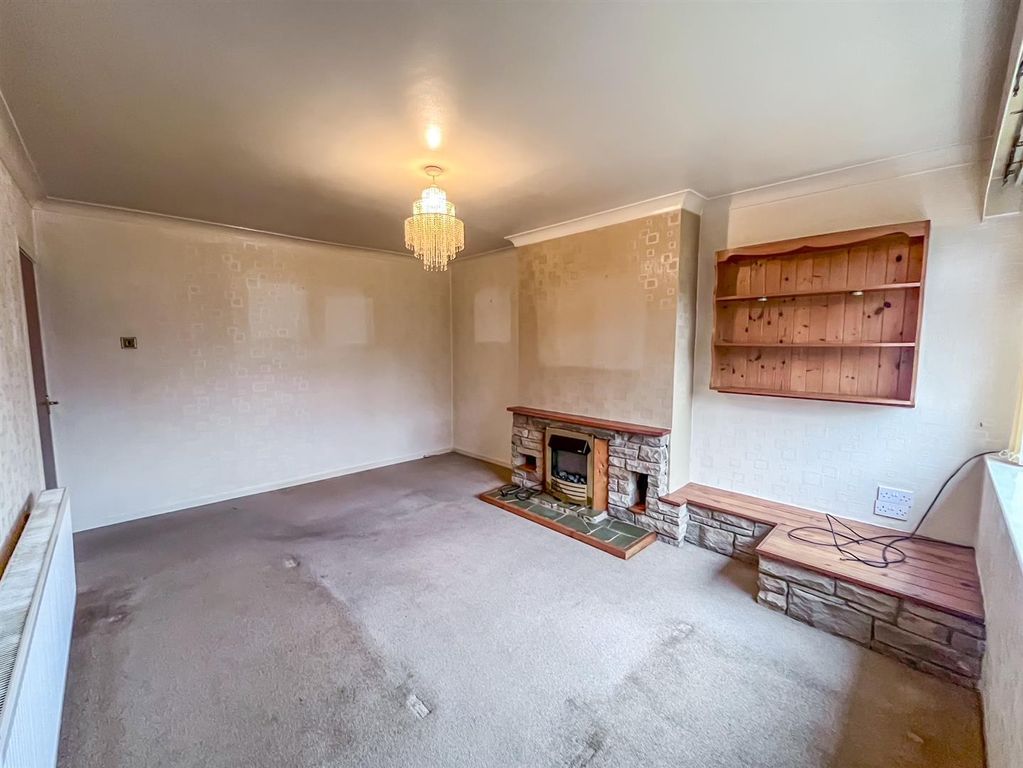 Property photo 3 of 15 Living Room