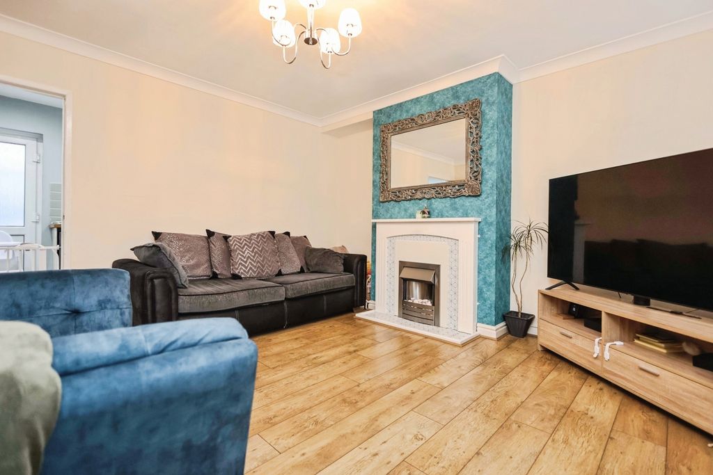 Property photo 2 of 15 Lounge