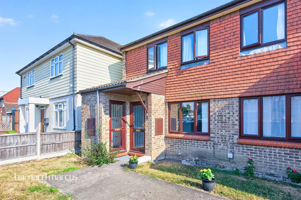 Property photo 1 of 9
