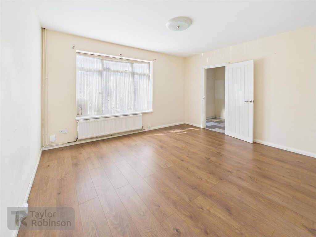 Property photo 3 of 16 Cam02600G0-Pr0715-Still013.Jpg