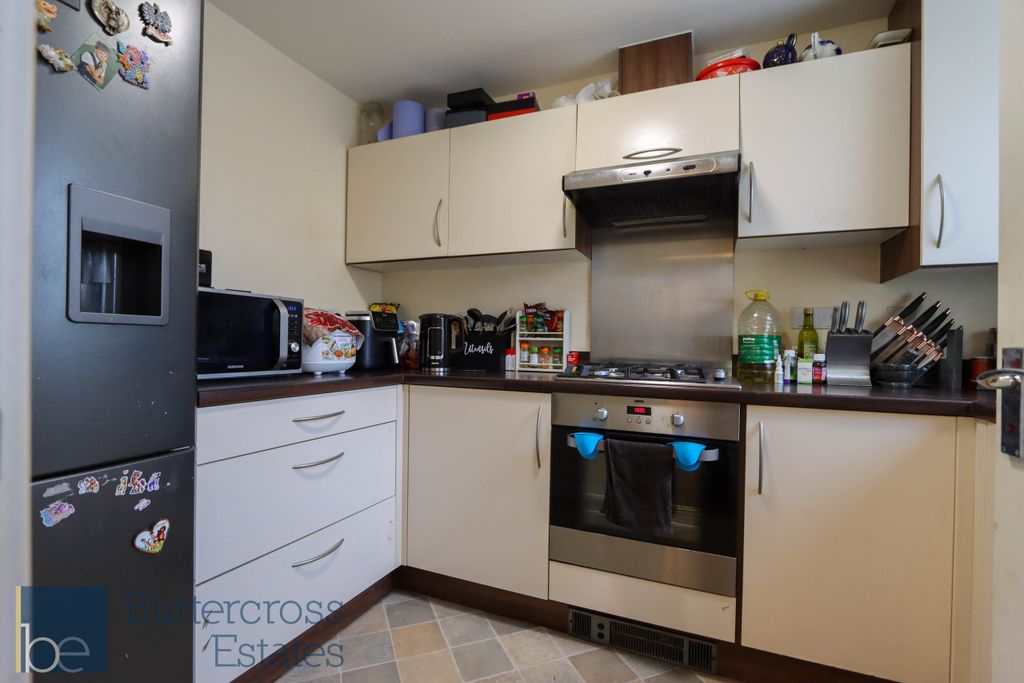 Property photo 2 of 12 Kitchen