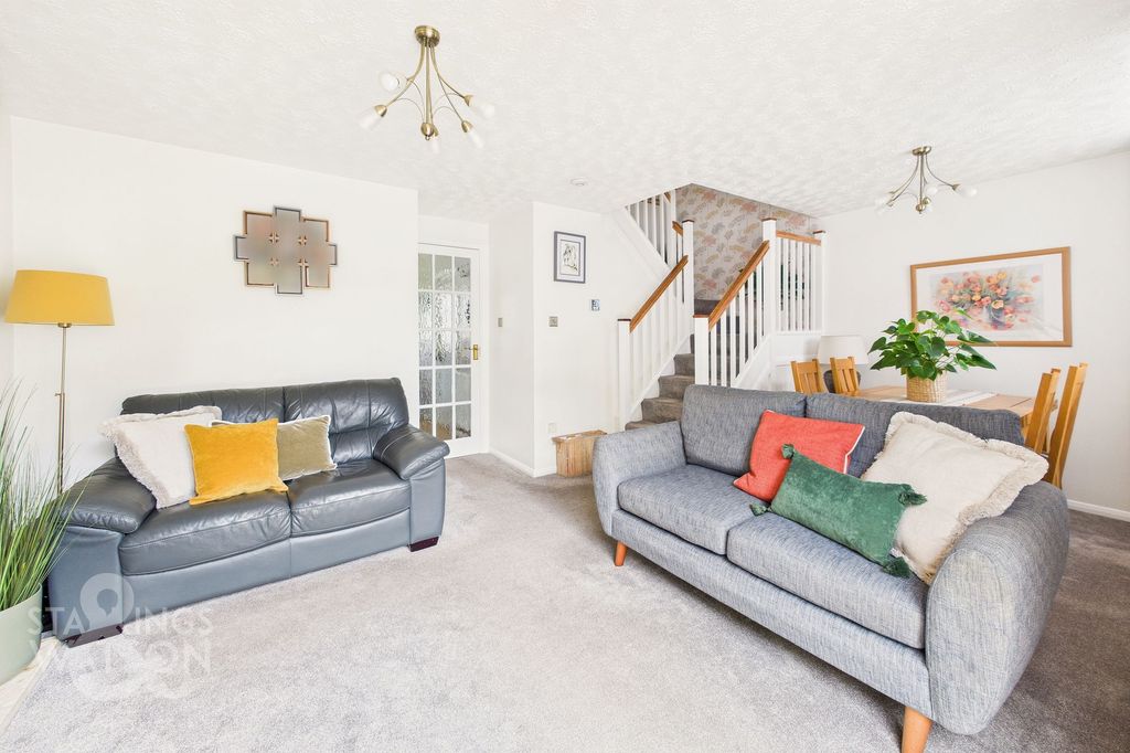 Property photo 2 of 19