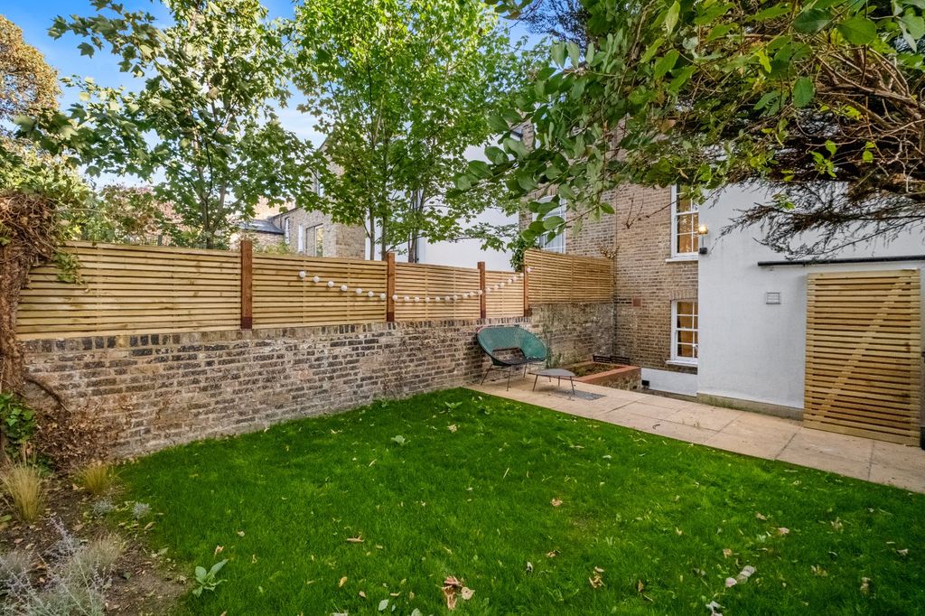 Property photo 3 of 18