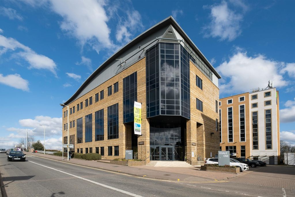 Property photo 1 of 16 Egale 1