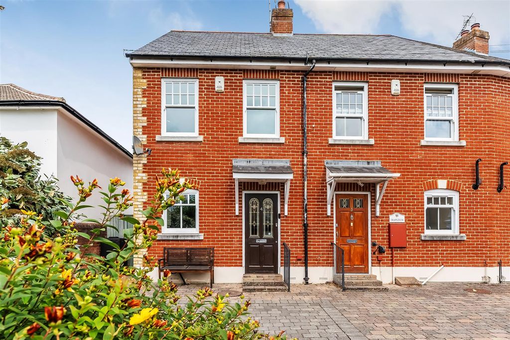 Property photo 1 of 19 4-Highlands-Mews-28.Jpg