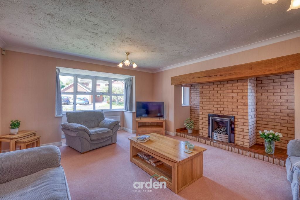 Property photo 2 of 31