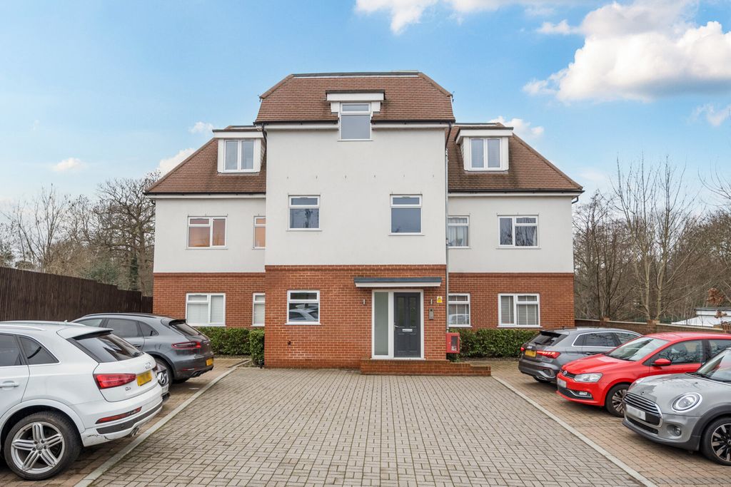 Property photo 1 of 17 External