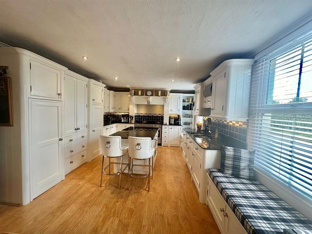 Property photo 2 of 58 159.Jpg