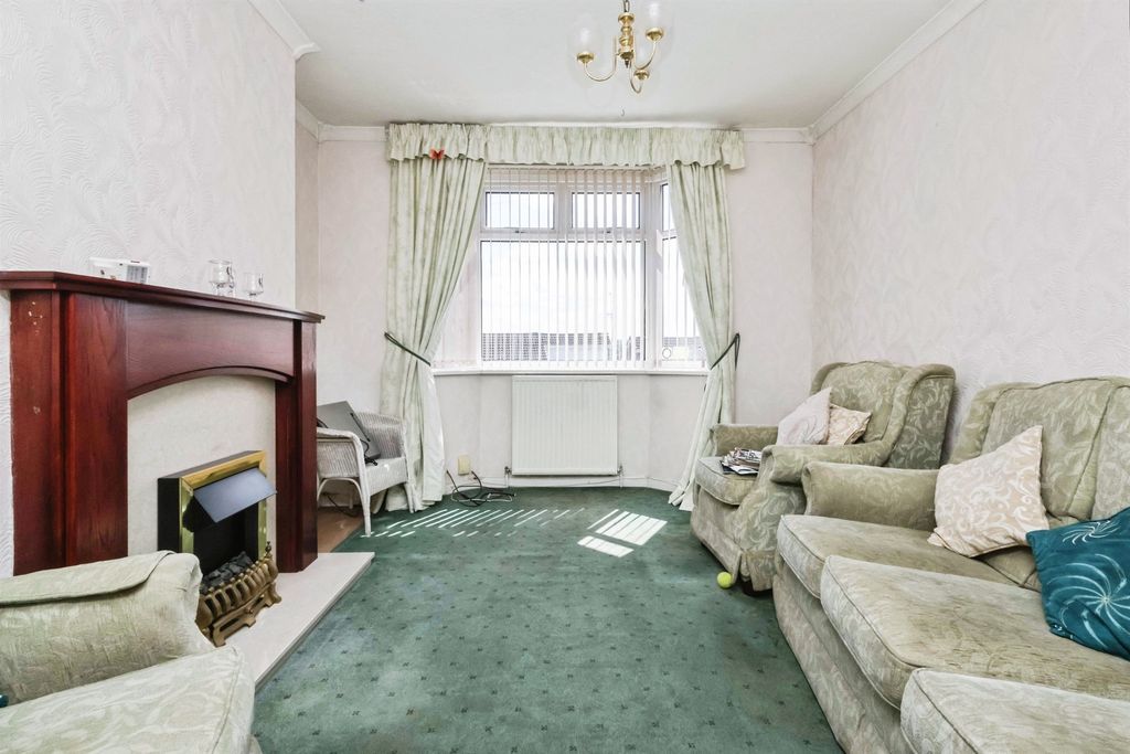 Property photo 2 of 17