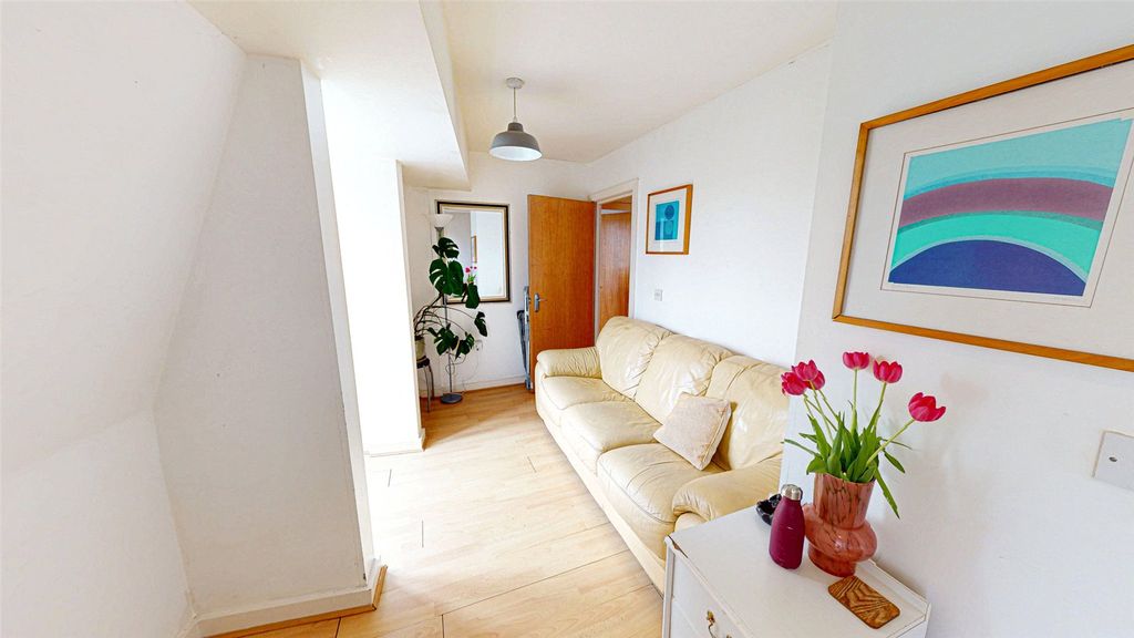 Property photo 2 of 13 Picture No. 14