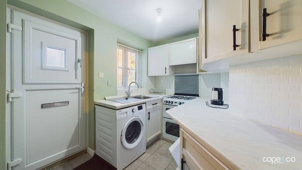 Property photo 2 of 15 3852716