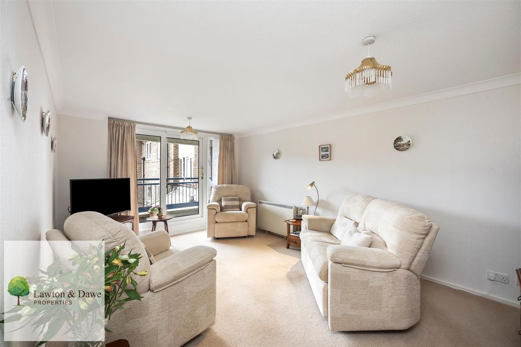 Property photo 2 of 16 Lounge 1.Jpg