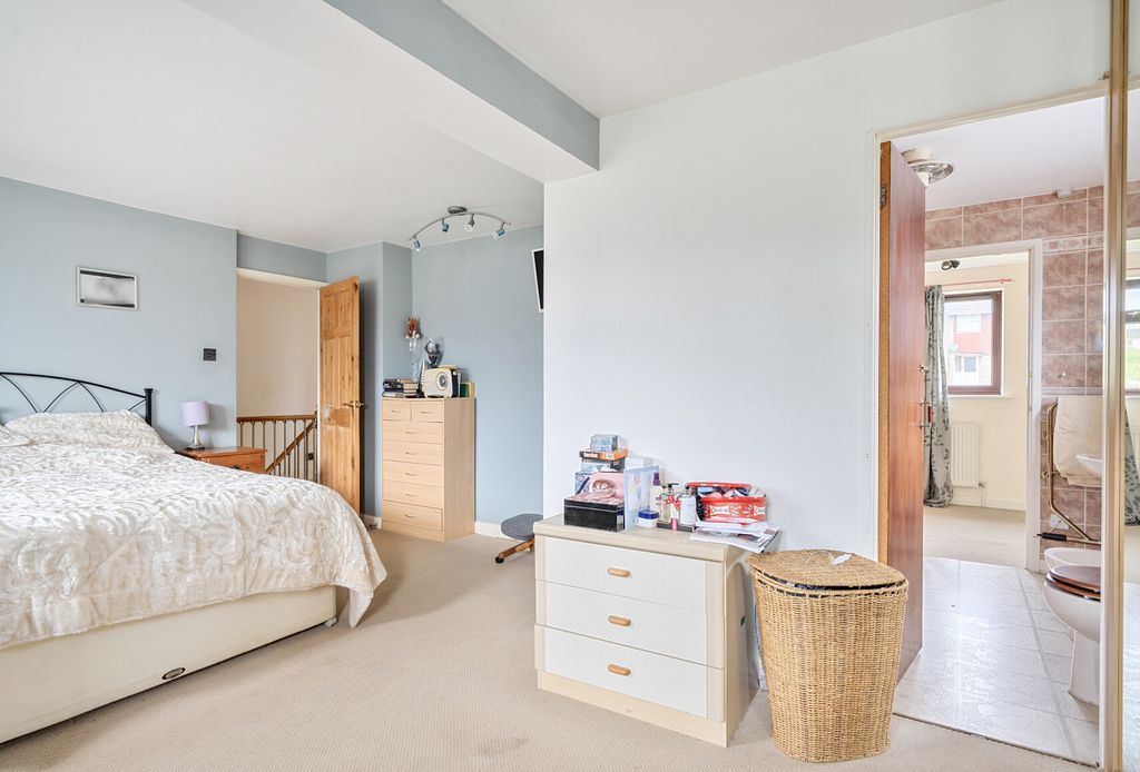 Property photo 3 of 18 1439064-19-6A083A...