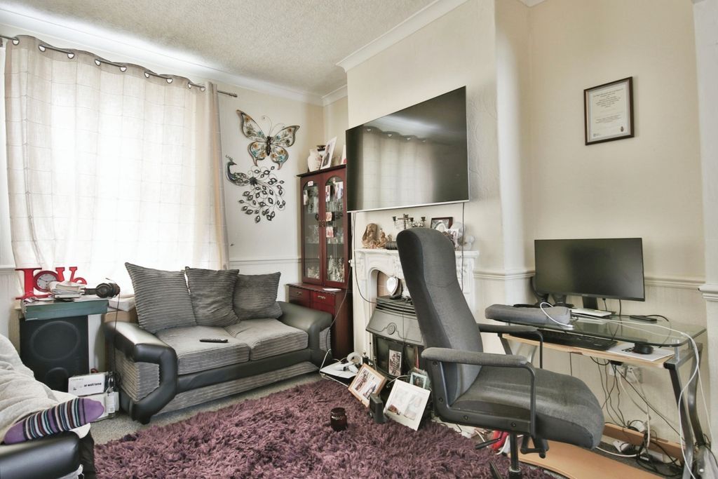 Property photo 3 of 10 3991007