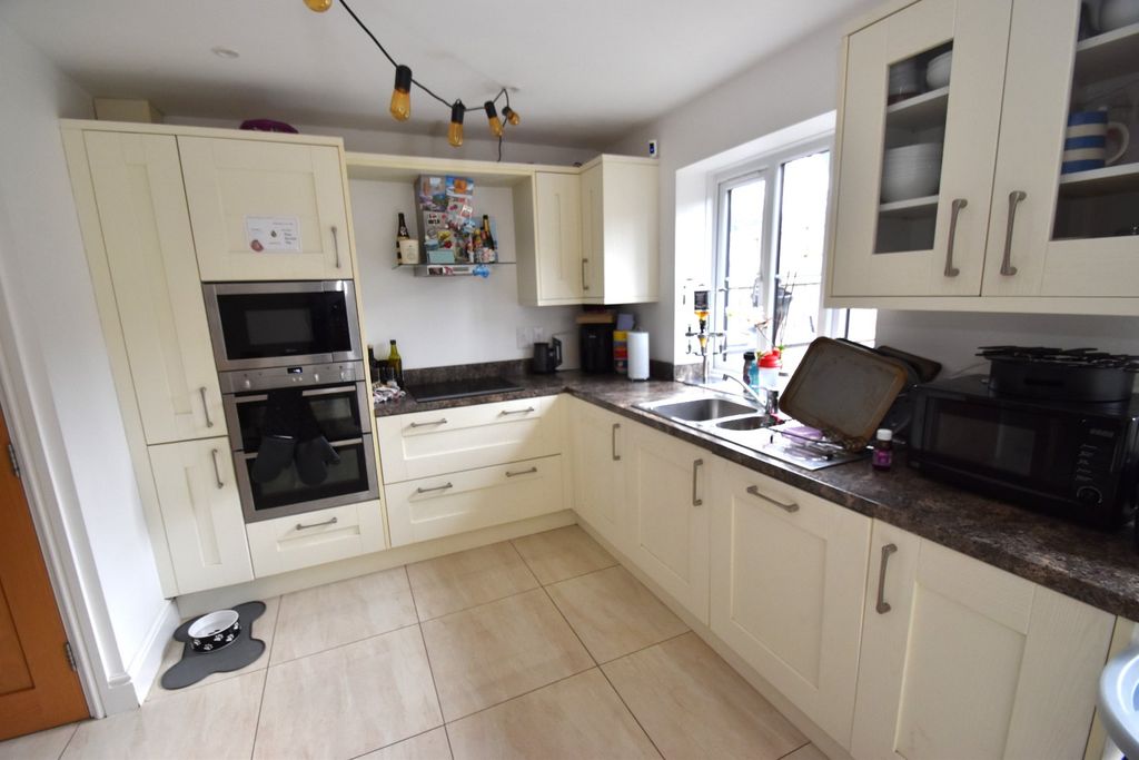 Property photo 2 of 10 Cullompton Seddons