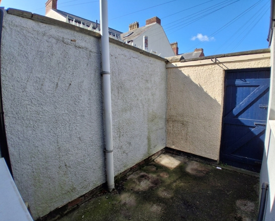 Property photo 2 of 20