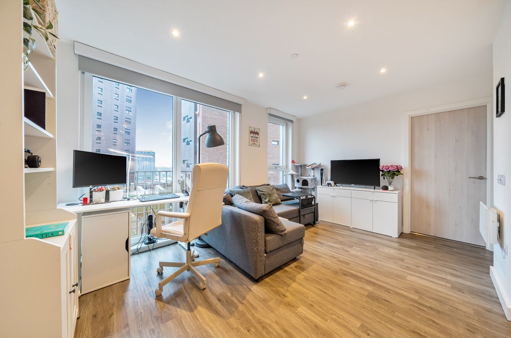 Property photo 1 of 9