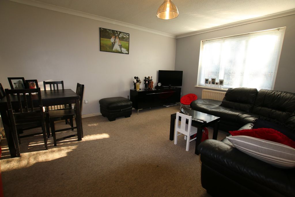 Property photo 1 of 4