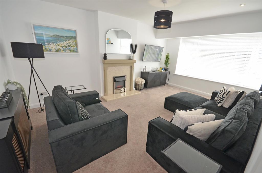 Property photo 2 of 27 01A.Jpg