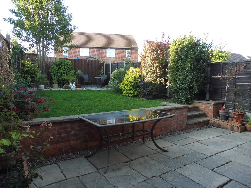 Property photo 2 of 8 Garden