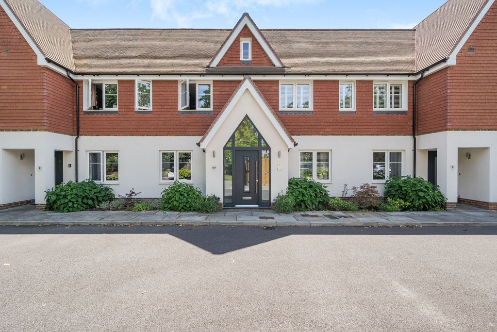 Property photo 1 of 16 1296709-1-6839Ad3...