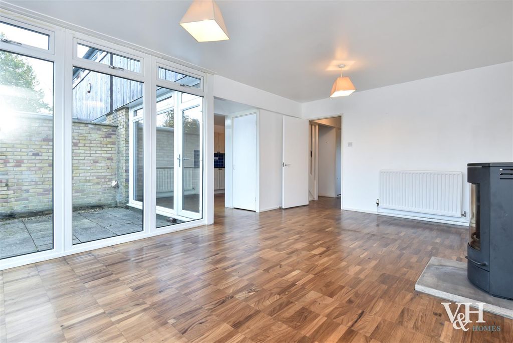 Property photo 3 of 8