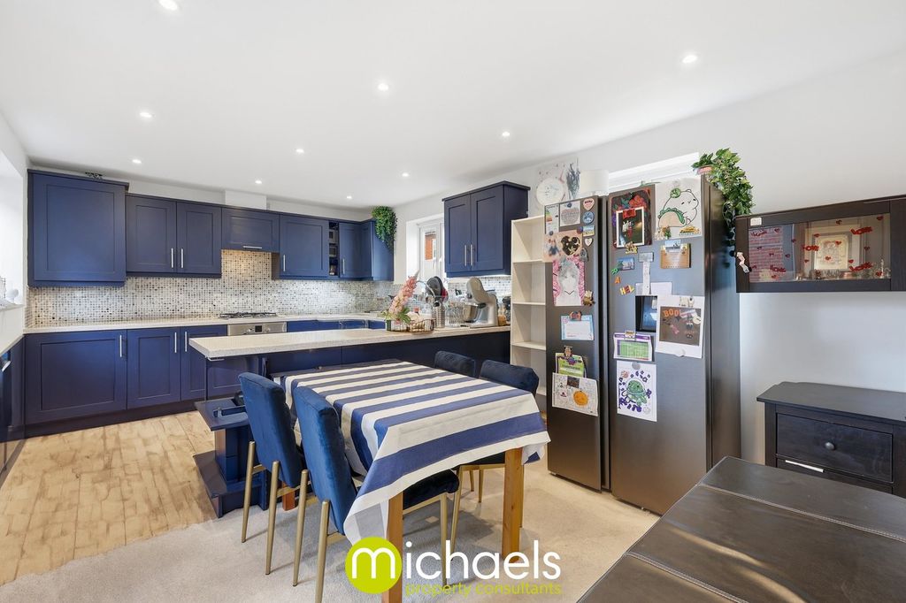 Property photo 3 of 21