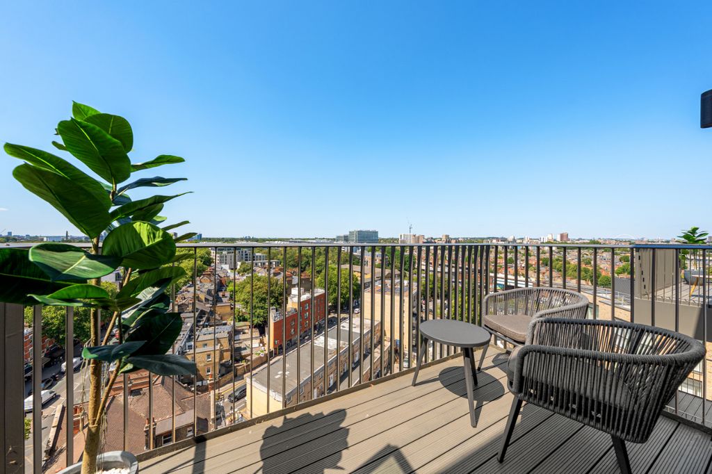 Property photo 2 of 15 Chiswick Green-05.Jpg